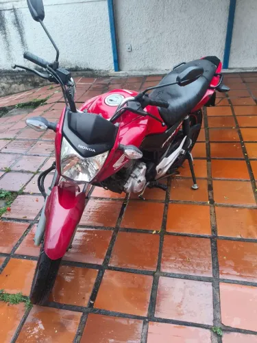 Moto em bom estado.. pouco rodada.. ótima para passeio e para uso do dia a dia