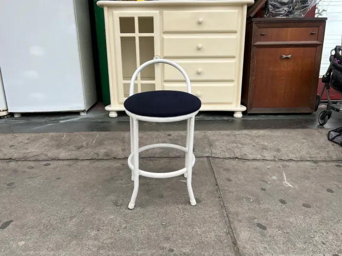 Banqueta Baixa com Encosto