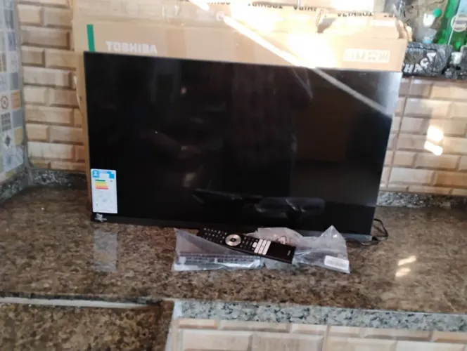 Televisão para retirar peças
