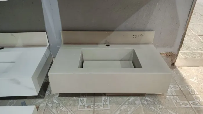 Pia em porcelanato
