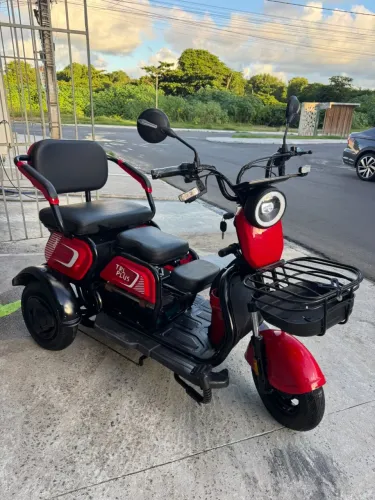 TRICICLO COM RÉ