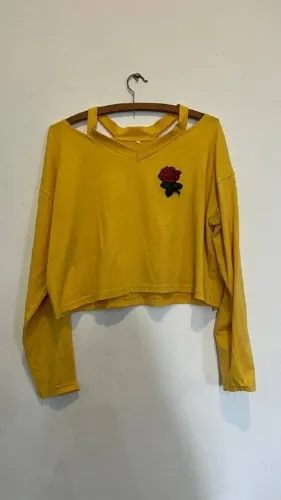 BRECHÓ - Blusa cropped manga longa amarela com rosa tamanho P-M