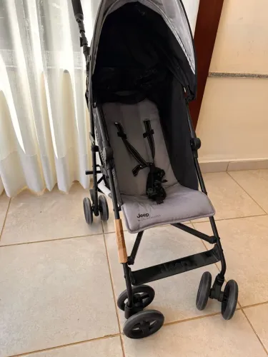 Carrinho de Bebê- Marca JEEP - Comprado nos EUA - pouco usado