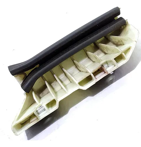Guia Canaleta Vidro Traseiro Esquerdo Citroën C3 1.5 2013 1 Preto E Branco
