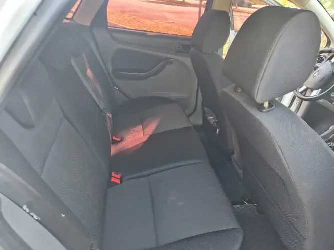 Ford Focus 1.6 S/se/se Plus Flex 8v/16v 5P 2011