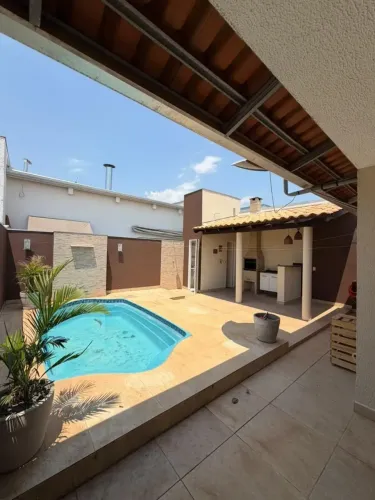 Imóvel para aluguel possui 100 metros quadrados com 3 quartos em Jardim Imperial - Cuiabá