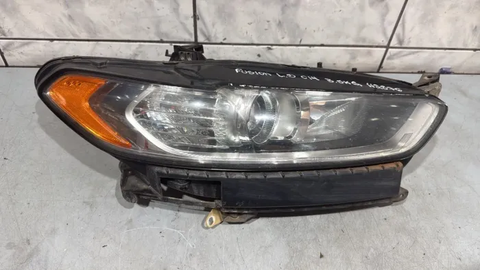 Farol Ford Fusion lado direito 2013 a 2016 original