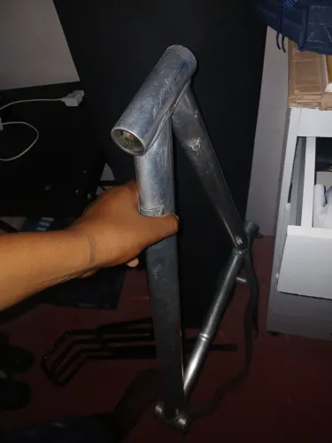 Vende se quadro de alumínio aro 26 cromado