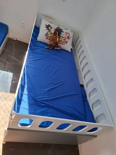 Cama infantil com auxiliar 