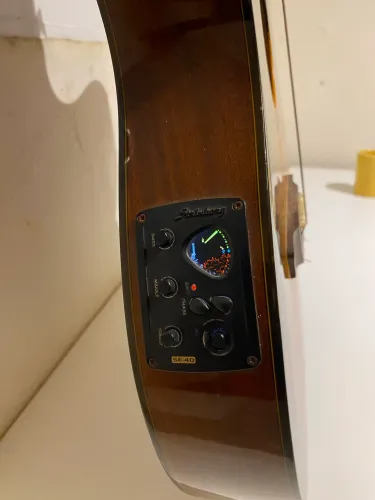Vende-se violão novo dá marca strinberg elétrico 800