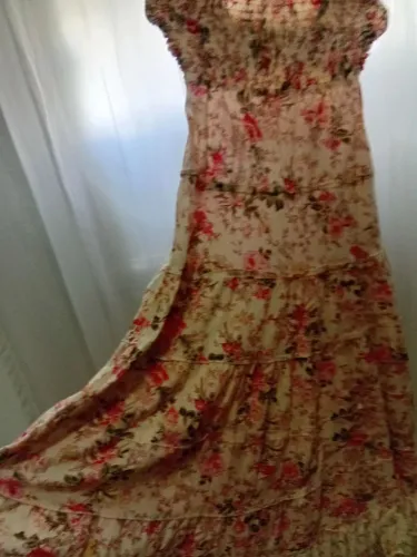 Vestido floral pouco uso