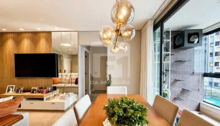 Apartamento de 2 suítes à venda na Agronômica