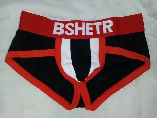 Cueca preta e vermelha BSHETR. Tam. P