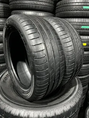 PAR DE PNEUS ARO 15 - 195/55R15 GOODYEAR EFFICIENT GRIP