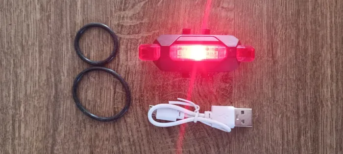 Luz Traseira de Bicicleta USB Recarregável
