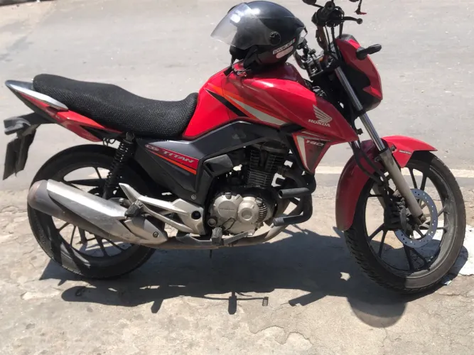 Moto só pegar e ser feliz 