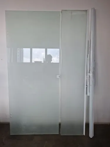 Porta de vidro para fechamento de area