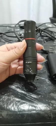 Caneta pen (máquina de tatuar) com defeito