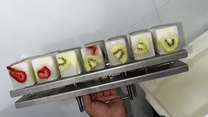 Formas e maquinas gelo saborizado