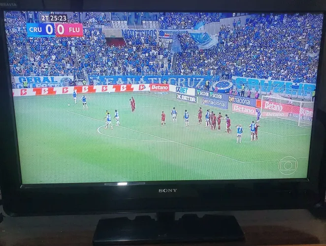 Vendo televisão 