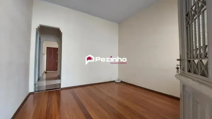 Casa à venda em Limeira-SP, na Boa Vista, com 2 casas em um terreno.