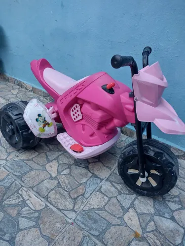 Moto elétrica para menina