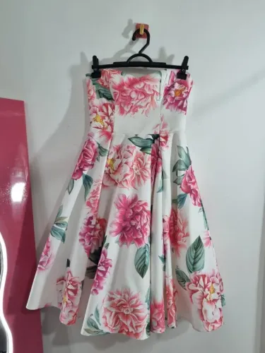 Vestido midi com saia bufante estampado Lança Perfume