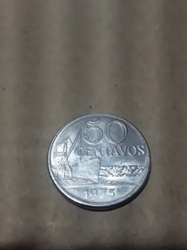 Moeda de 50 centavos de 1975