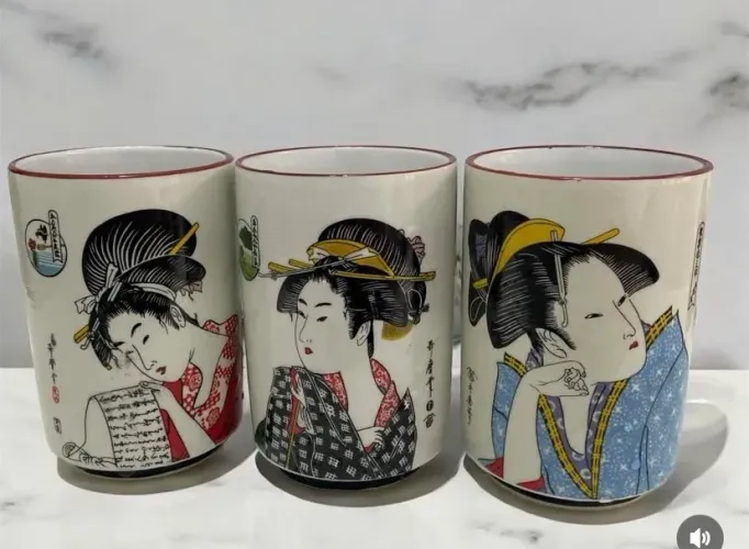 Canecas decorativas com estampas japonesas