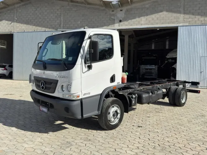 ACELLO 815 4X2 NO CHASSI 2022 MB