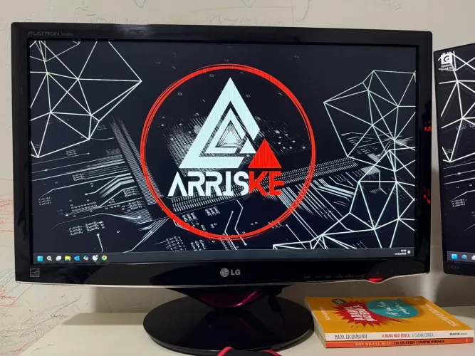 Monitor LG 24 ' polegadas, 2 unidades funcionando perfeitamente