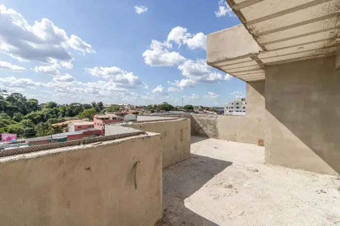 Cobertura de 03 Quartos com Suíte e 02 Vagas no Centro de Contagem