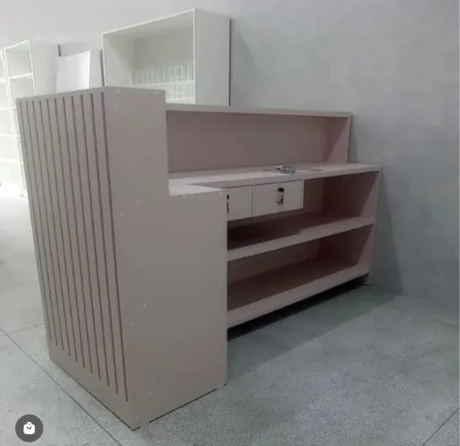 Balcão de recepção para loja 