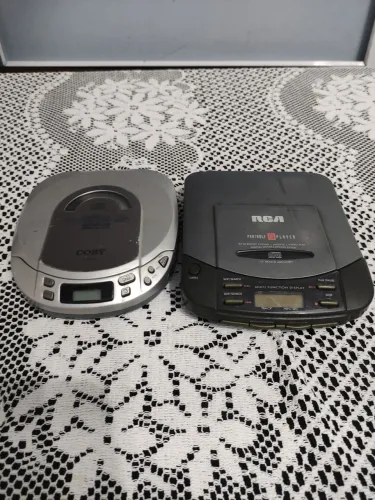 CD Players RCA 16 Track Memory e Coby CX-CD101 - Com Defeito<br>