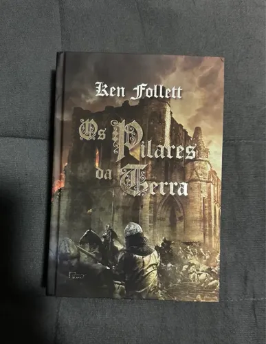Livro Os Pilares da Terra - Ken Follett