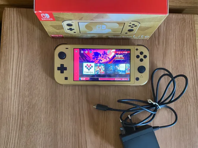 Nintendo Switch Lite Novo Hyrule Destravado + SD 128GB + Muitos Jogos