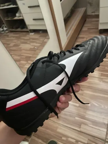 Chuteira society Mizuno