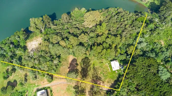 Chácara com frente para a represa do Passaúna