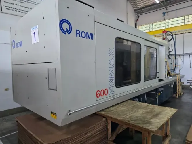 Injetora de Plásticos Romi Primax 600 ton