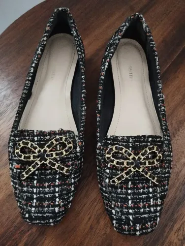 Sapatilhas Femininas de Tweed com Laço Dourado