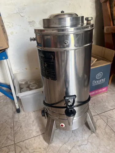 VENDE-SE CAFETEIRA INDUSTRIAL
