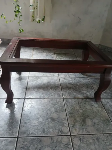 Mesa de centro vintage de madeira.