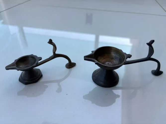 Antigos Candelabros Indianos em Bronze