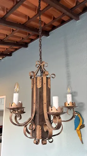 Luminária antiga