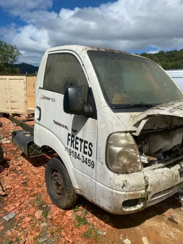 Sucata de Kia Bongo K2500 somente retirada peça 
