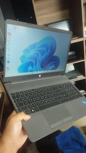 Notebook Hp i3 semi novo com ssd (rapido)