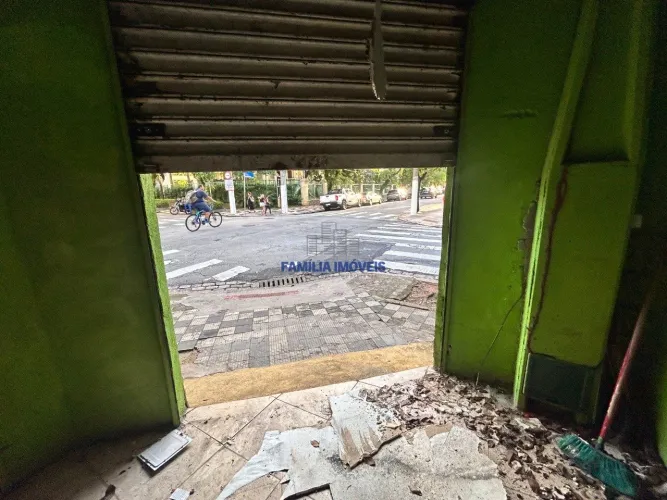 Loja para alugar de esquina com 155 m² na Pompeia em Santos SP