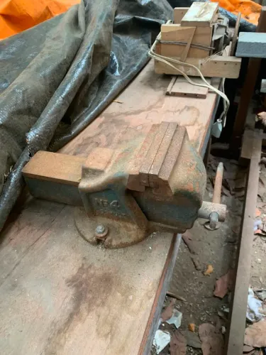 Morsa Antiga N° 4 / Torno De Bancada Ferro Fundido Robusto