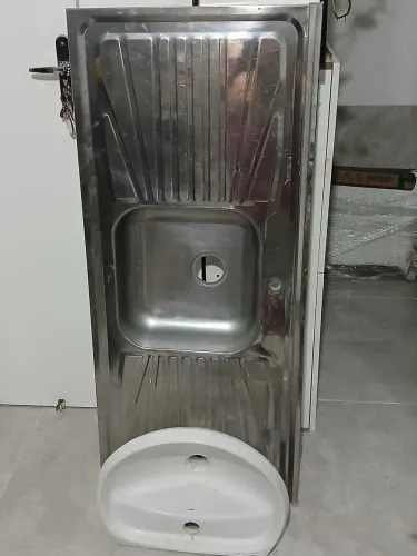 PIA PRA COZINHA E LAVATÓRIO PRA BANHEIRO 