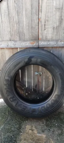 Pneu 275/80/22,5 usado